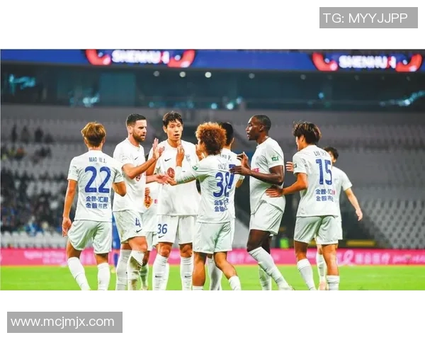 上海足球队实力之争引发热议球迷观点各异谁能说服谁